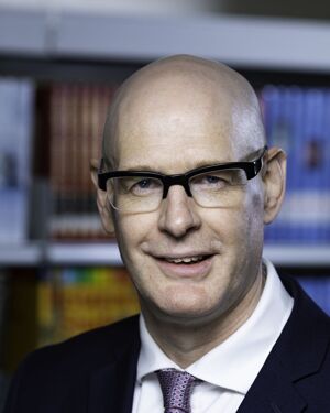 Simon Elliott Simon Elliott